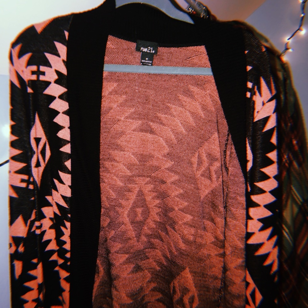 WOMEN’S AZTEC RUE21 CARDIGAN